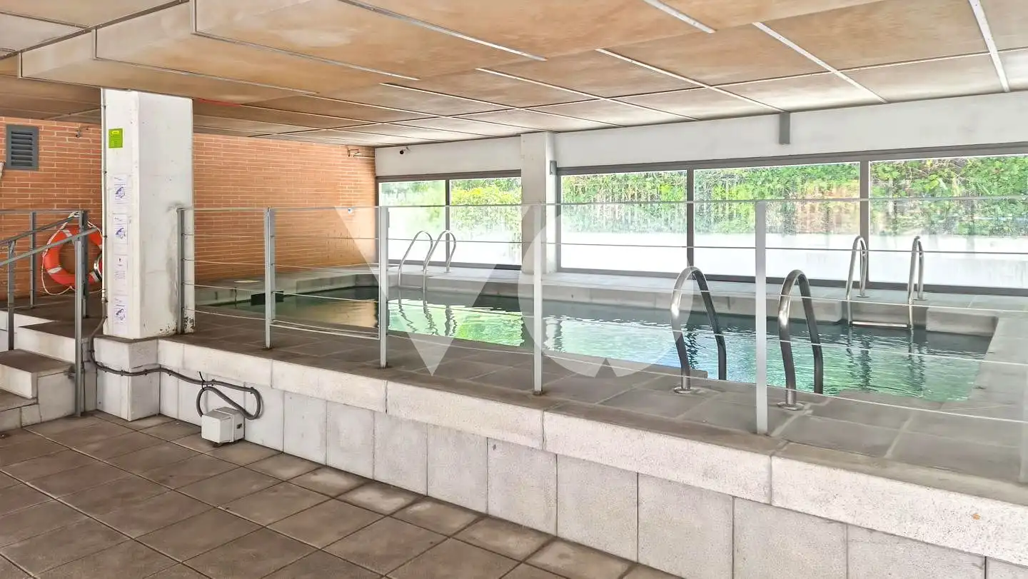 Piscina de Piso de alquiler en Madrid con Aire acondicionado, Calefacción y Trastero