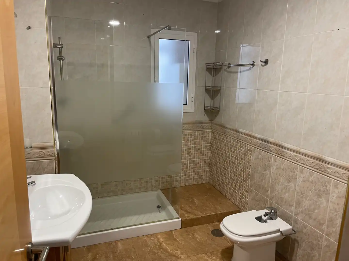 Baño de Piso de alquiler en Orihuela con Amueblado y Balcón
