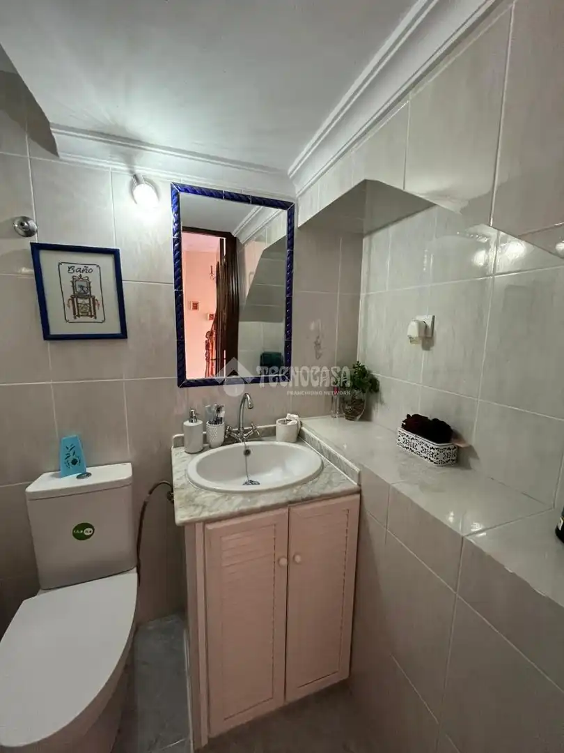 Bathroom of Detached homes for sale in Alcalá de Guadaira  with Air Conditioner, Heating and Balcony