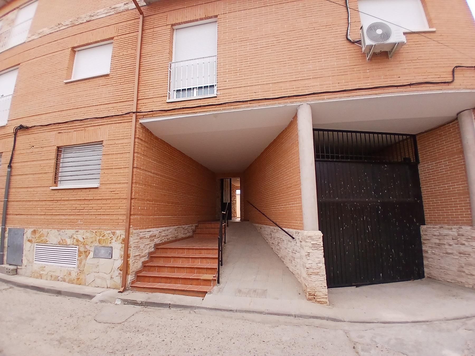 Exterior view of Box room for sale in Santa Olalla