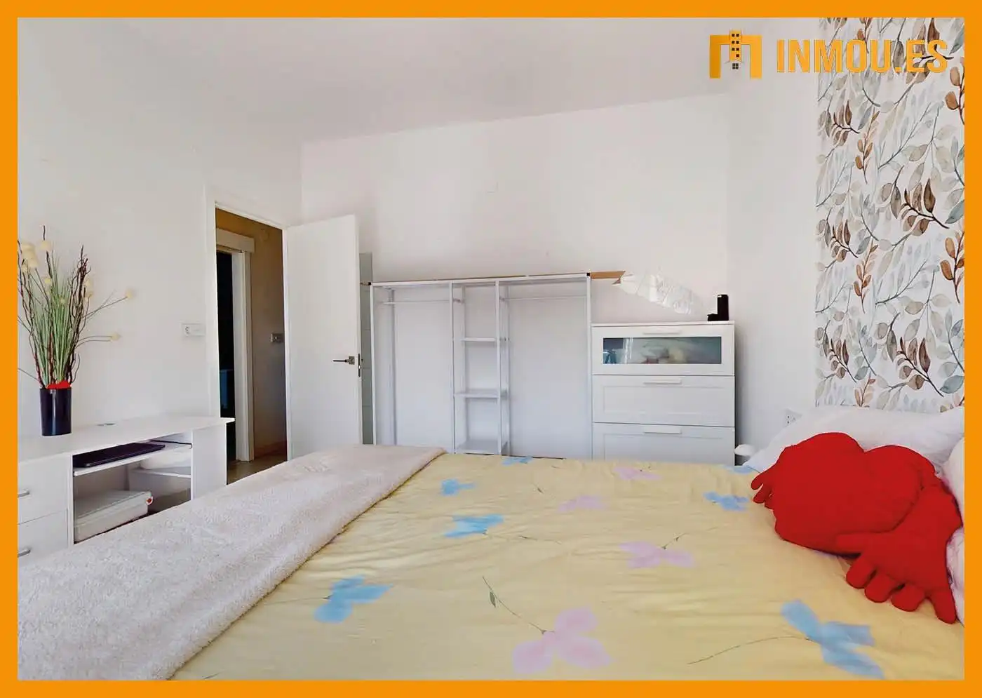 Bedroom of Flat for sale in Ourense Capital   with Air Conditioner, Heating and Parquet flooring