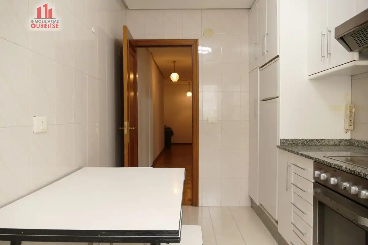 Cocina de Piso de alquiler en Ourense Capital  con Calefacción, Amueblado y Balcón