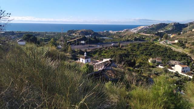 Terreno en Venta en Avenida de las Palmeras, 66 en Avda Pescia - Ctra de Frigiliana