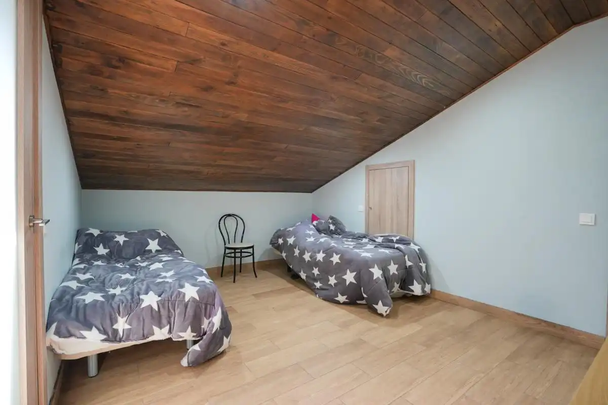 Habitación de Casa adosada en venta en Meco con Aire acondicionado, Calefacción y Jardín privado