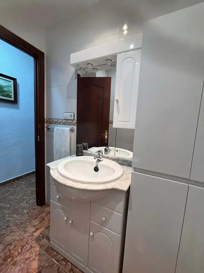 Baño de Piso de alquiler en Granada con Aire acondicionado y Amueblado