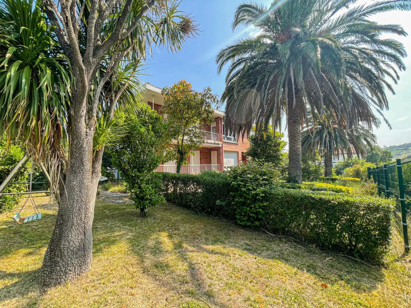 Exterior view of Houses for sale in Abanto y Ciérvana-Abanto Zierbena  with Heating, Private garden and Storage room
