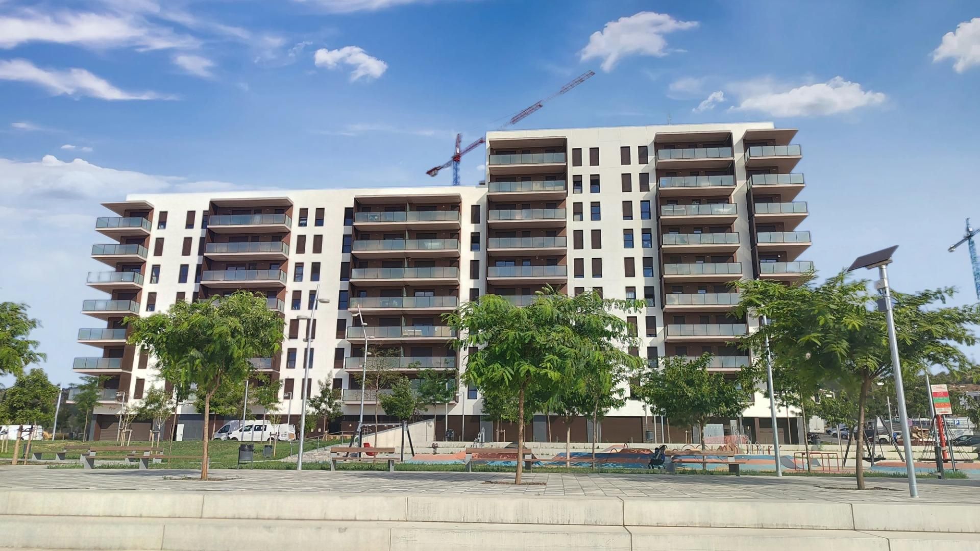 Exterior view of Flat for sale in Viladecans  with Parquet flooring, Terrace and Swimming Pool