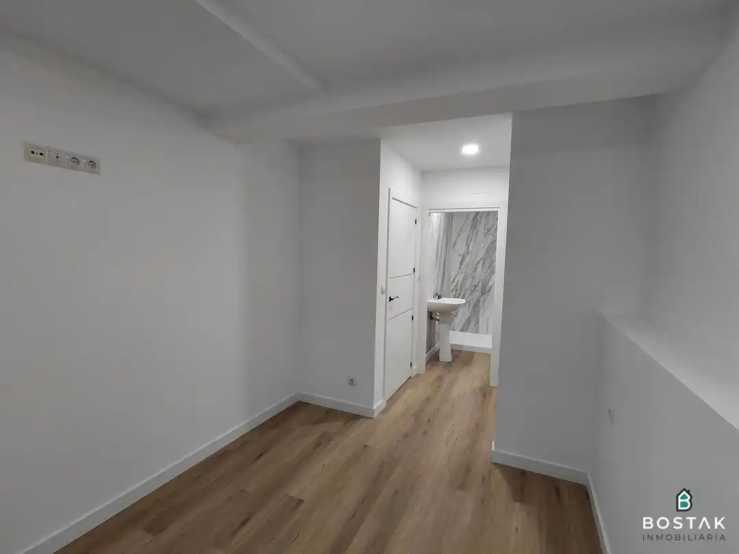Bedroom of Flat for sale in Bilbao   with Heating and Balcony