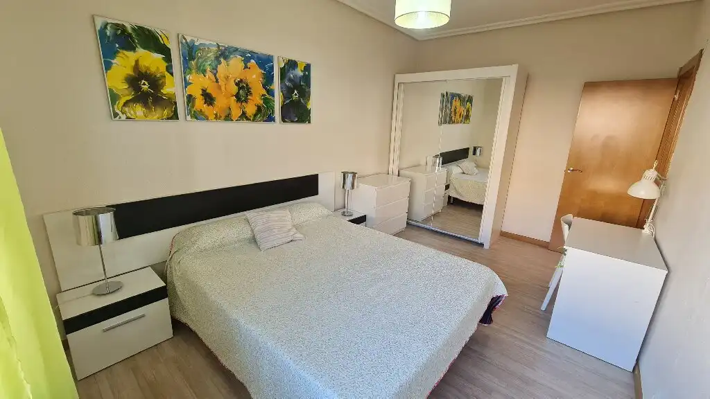 Bedroom of Flat for rent in  Logroño  with Heating, Parquet flooring and Terrace