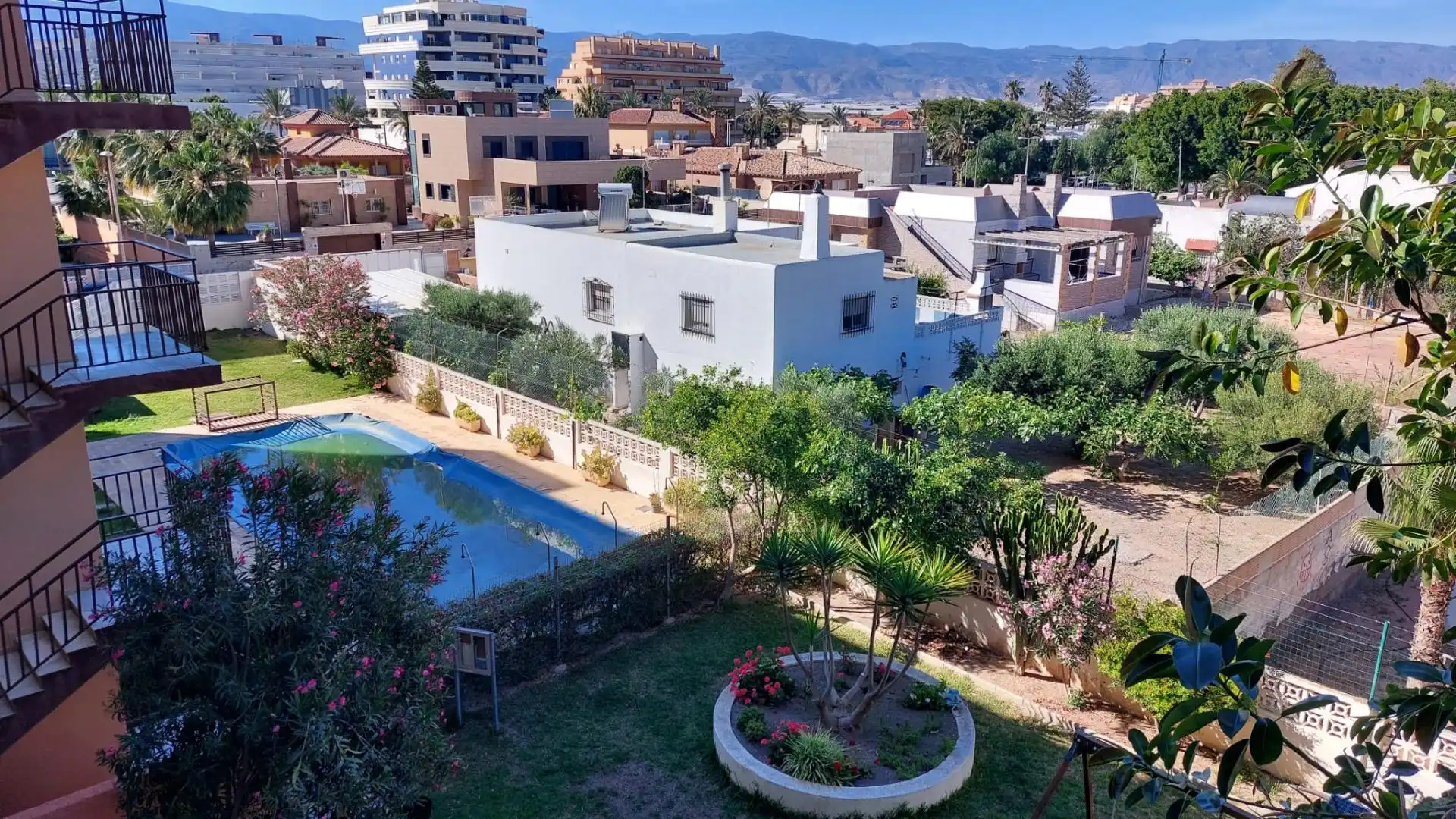 Exterior view of Flat for sale in Roquetas de Mar  with Terrace and Community pool