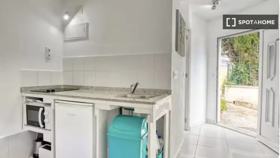 Kitchen of Flat for share in Dénia  with Air Conditioner, Heating and Furnished