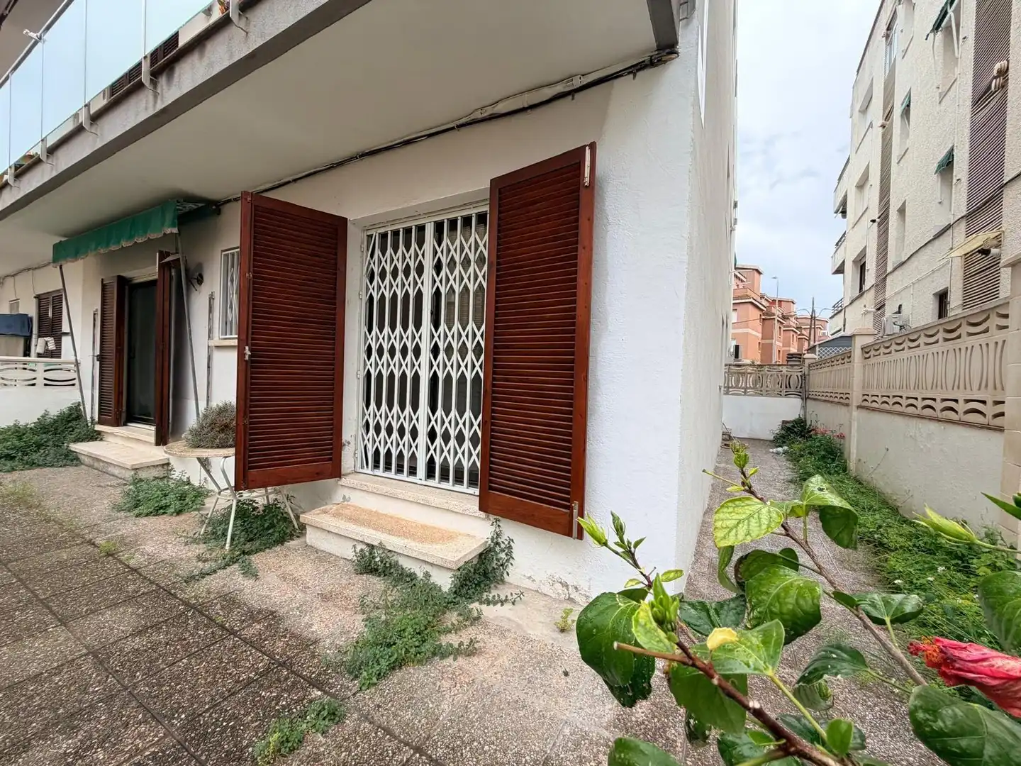 Vista exterior de Planta baixa en venda en Cunit amb Jardí privat, Terrassa i Traster