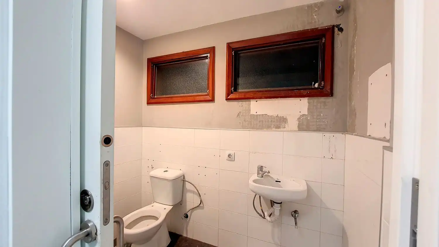 Baño de Local de alquiler en Las Palmas de Gran Canaria con Aire acondicionado