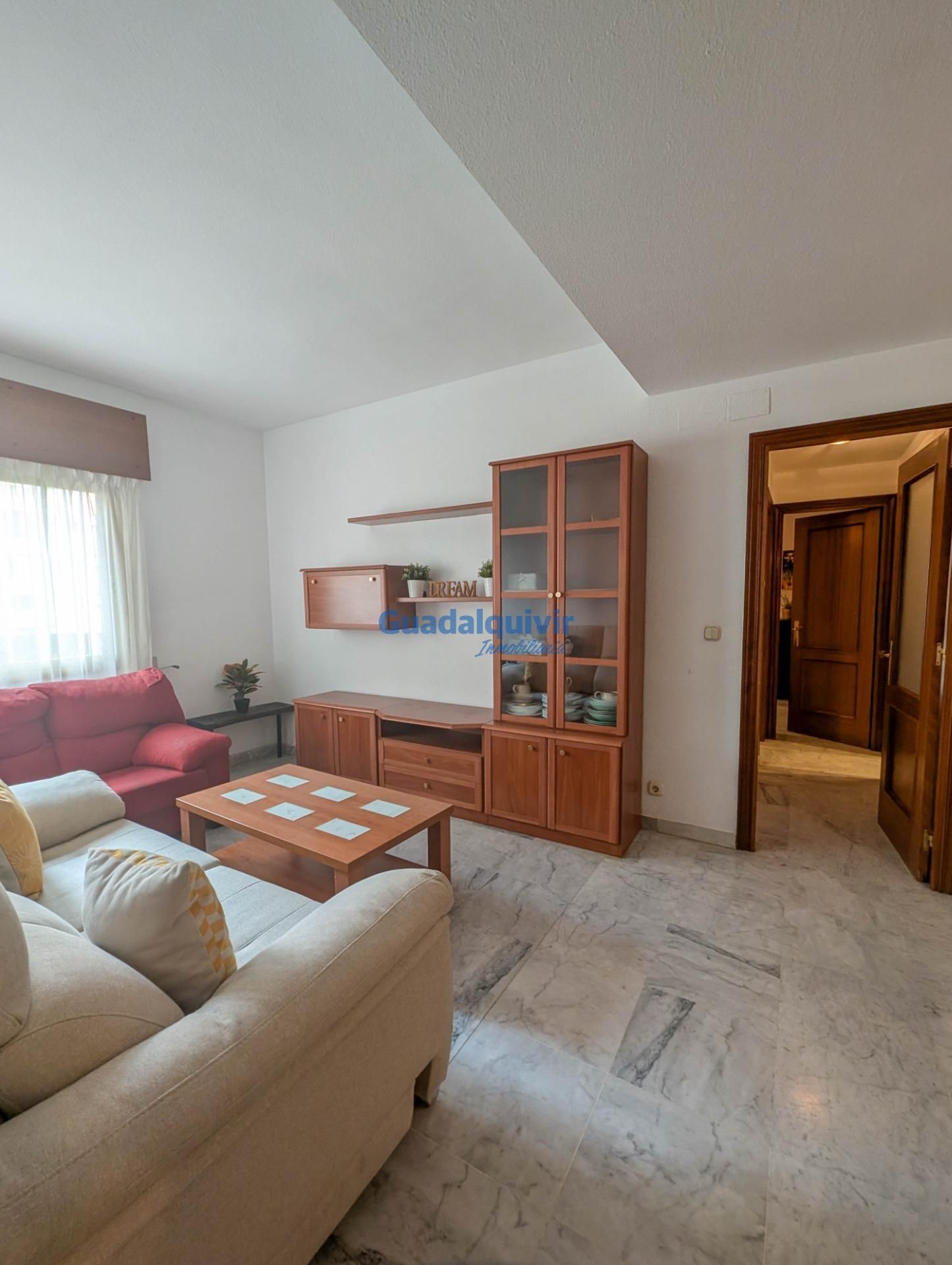 Living room of Flat for sale in  Sevilla Capital  with Air Conditioner, Terrace and Community pool