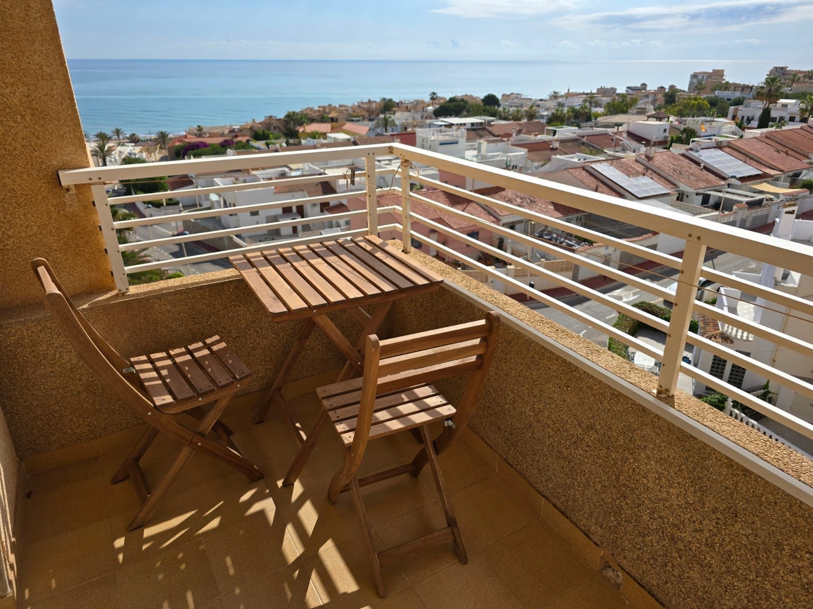 Terrassa de Pis de lloguer en Torrevieja amb Aire condicionat, Terrassa i Traster