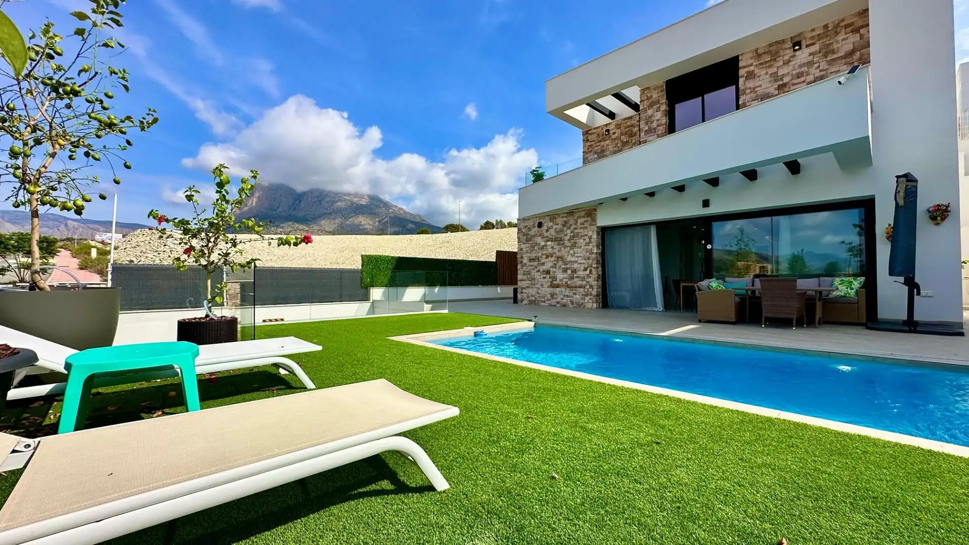 Chalet con terraza en alquiler en Calle Xeraco