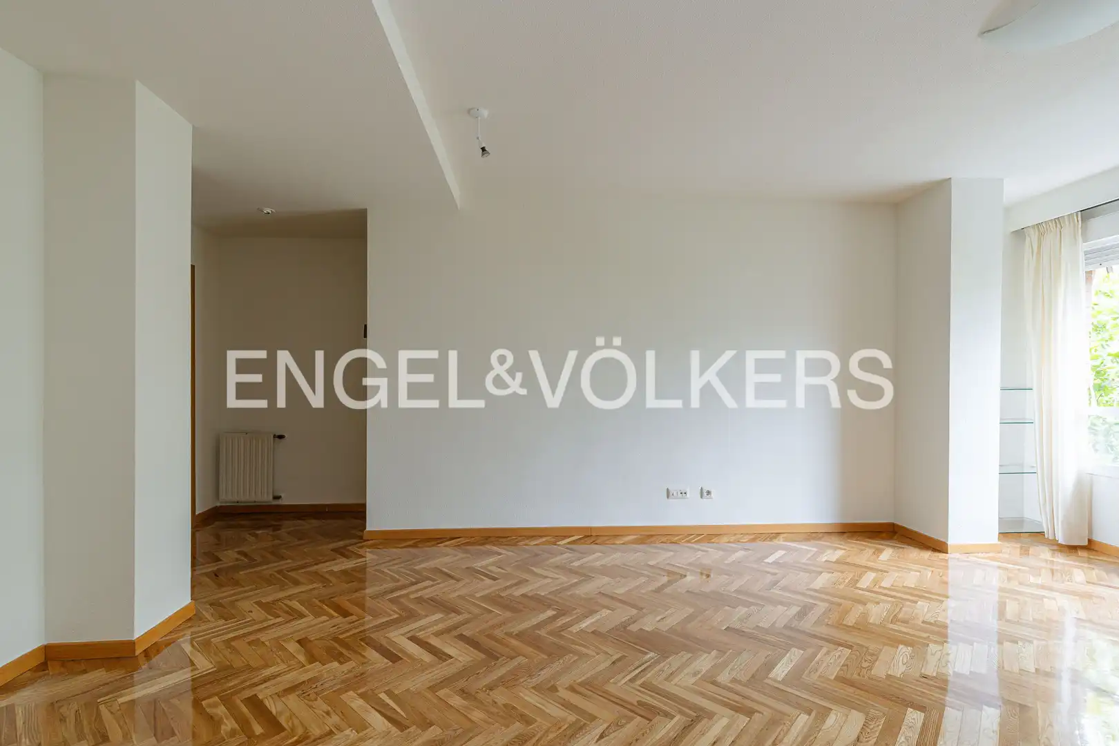 Sala de estar de Piso de alquiler en Pozuelo de Alarcón con Aire acondicionado, Calefacción y Parquet