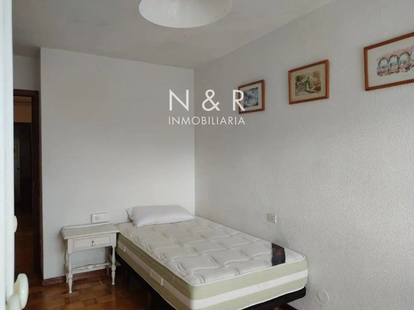 Habitación de Piso de alquiler en Santiago de Compostela  con Calefacción y Amueblado