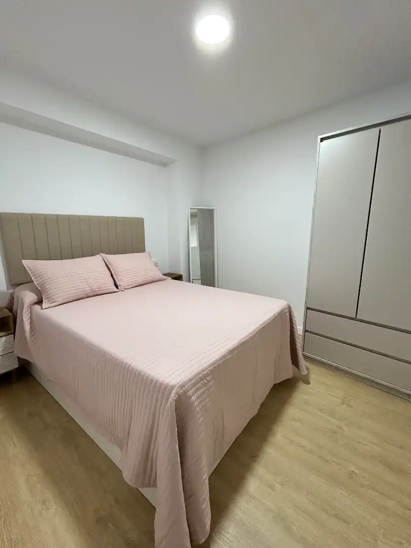 Schlafzimmer von Wohnung zur Miete in Bodonal de la Sierra mit Klimaanlage, Heizung und Parkett
