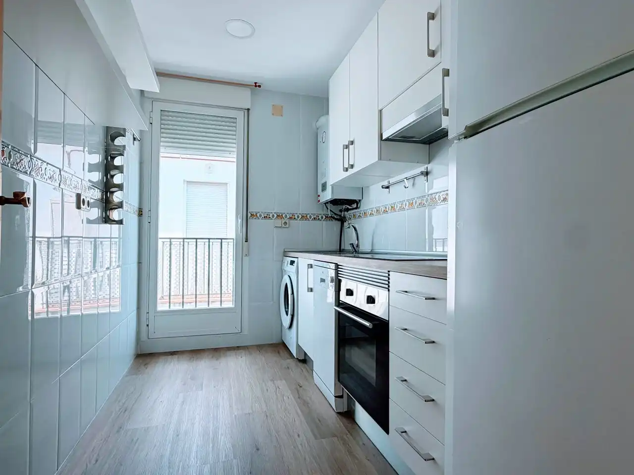 Cocina de Ático de alquiler en Paracuellos de Jarama con Terraza, Horno y Lavadora