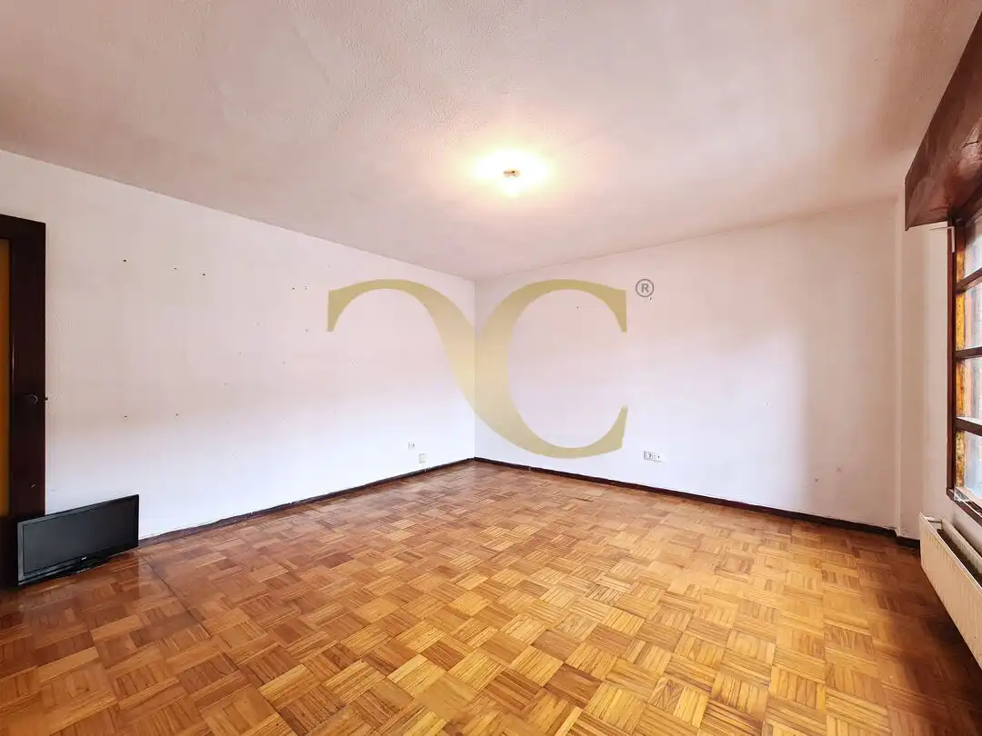 Bedroom of Flat for sale in Oviedo   with Heating and Private garden