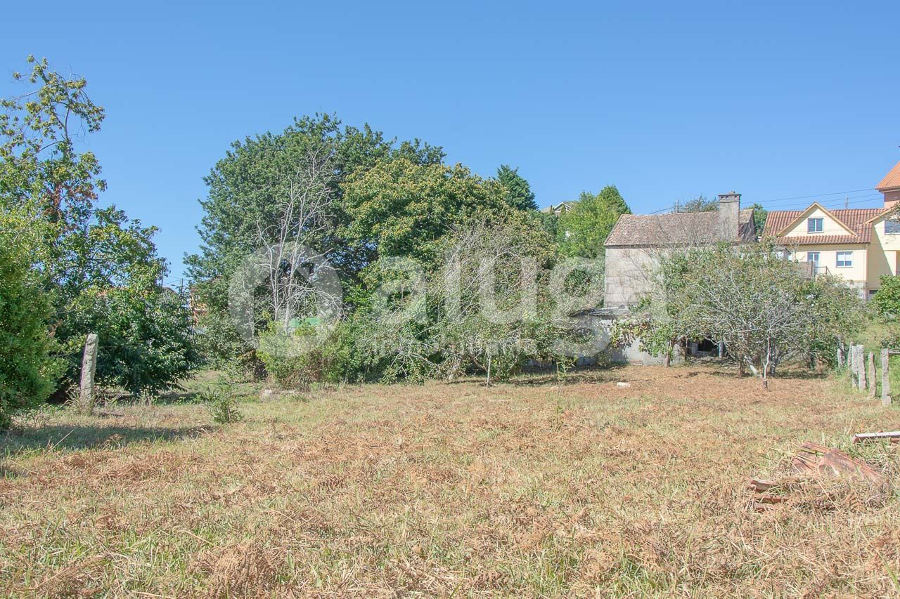 Finca rústica en venda en Cangas  amb Jardí privat