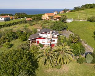 Vista exterior de Casa o xalet en venda en Carreño amb Terrassa