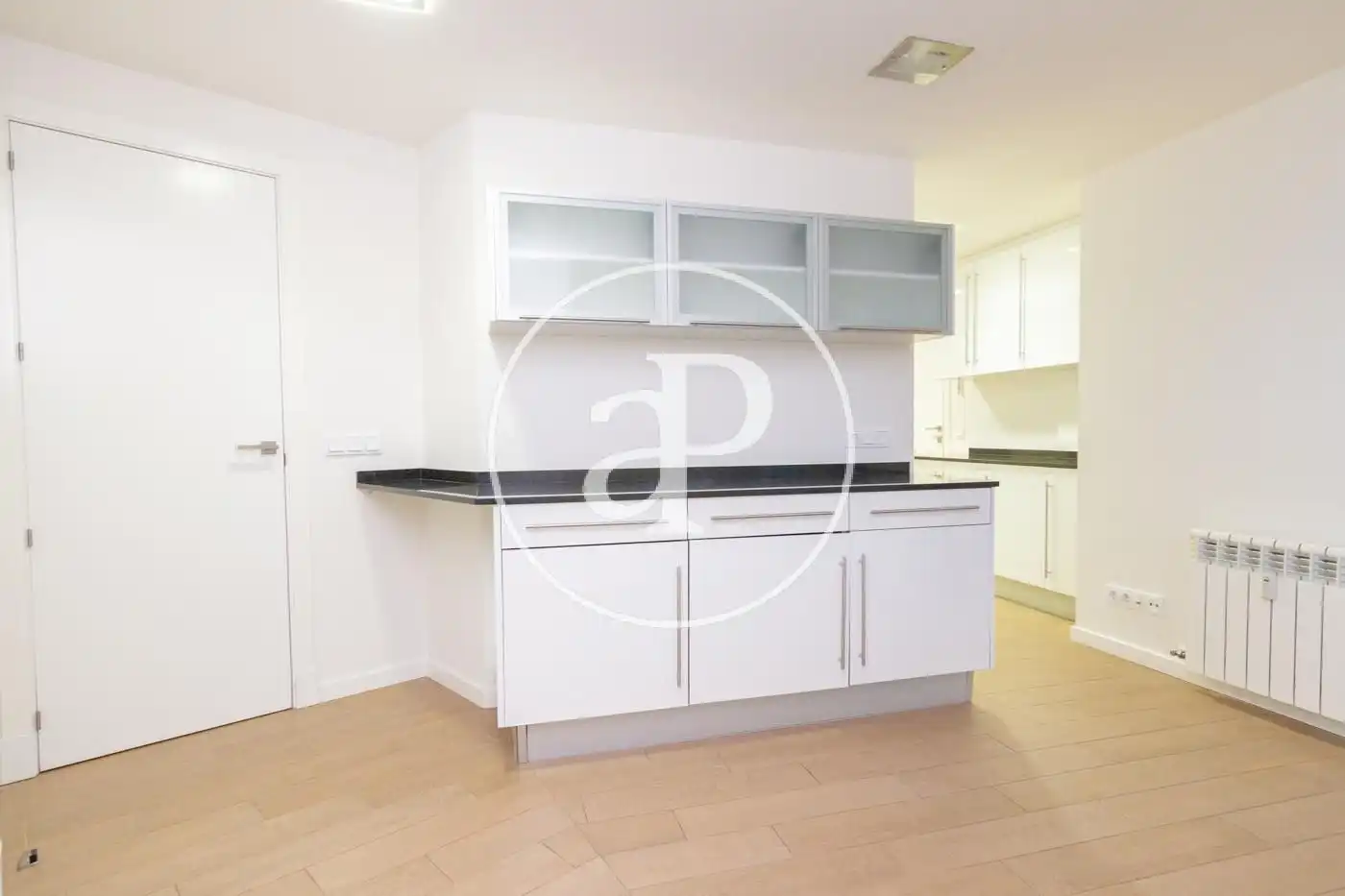 Cocina de Piso de alquiler en Madrid con Aire acondicionado, Calefacción y Jardín privado
