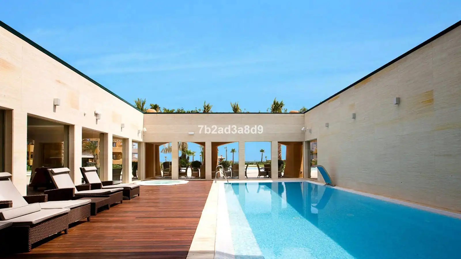Piscina de Pis en venda en Estepona amb Aire condicionat, Terrassa i Piscina