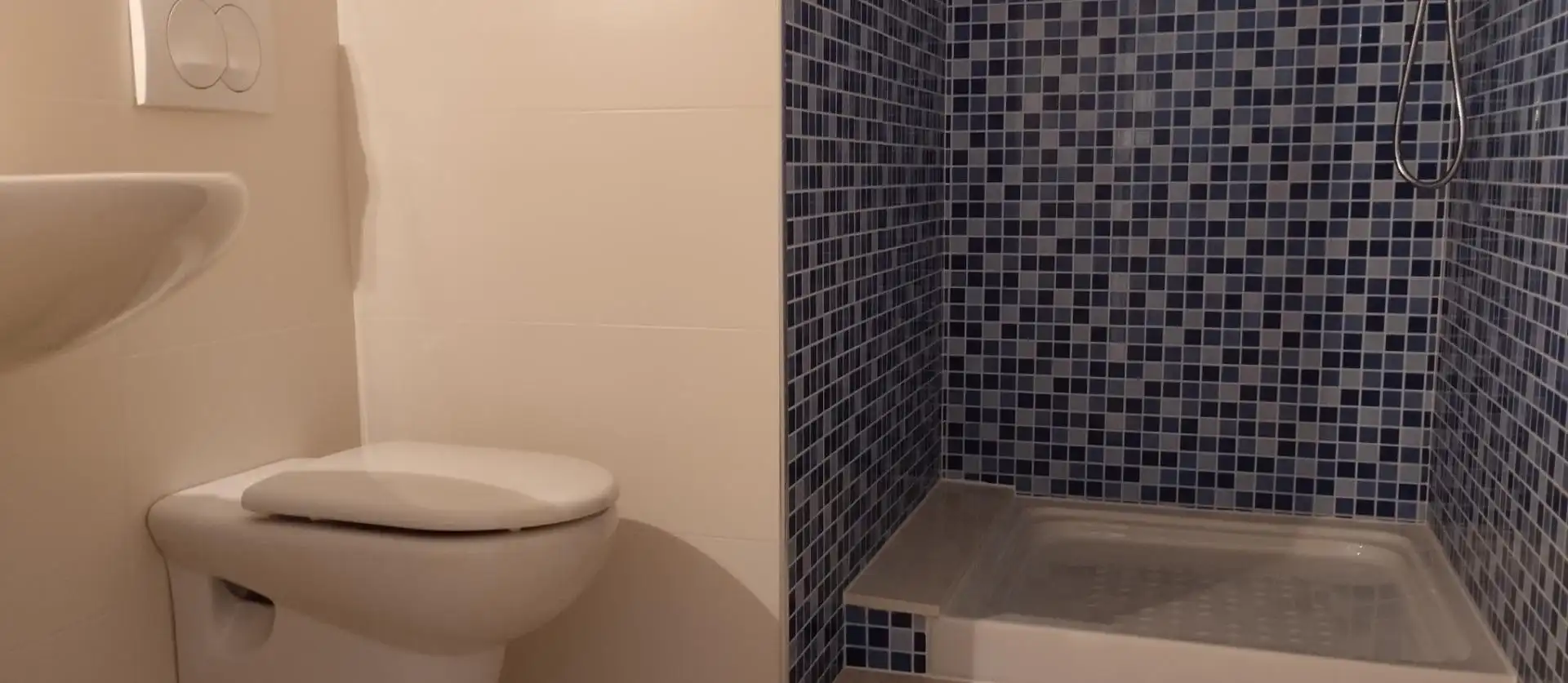 Baño de Piso en venta en Pego con Aire acondicionado, Terraza y Piscina comunitaria