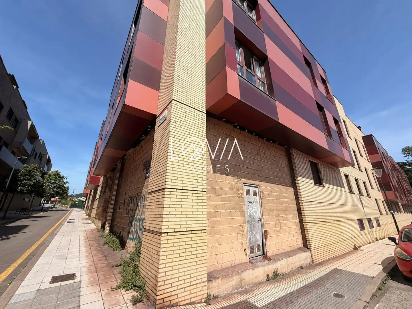 Vista exterior de Local en venda en Gijón 