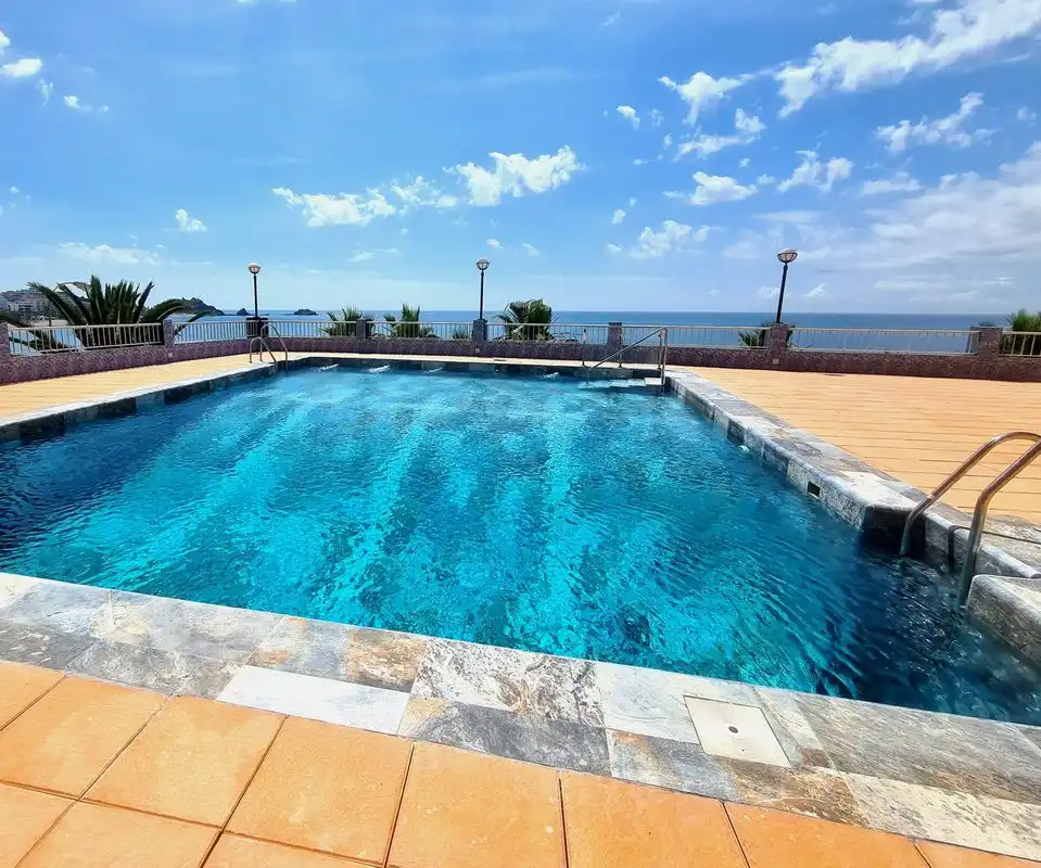 Piscina de Piso de alquiler en Almuñécar con Aire acondicionado, Terraza y Piscina
