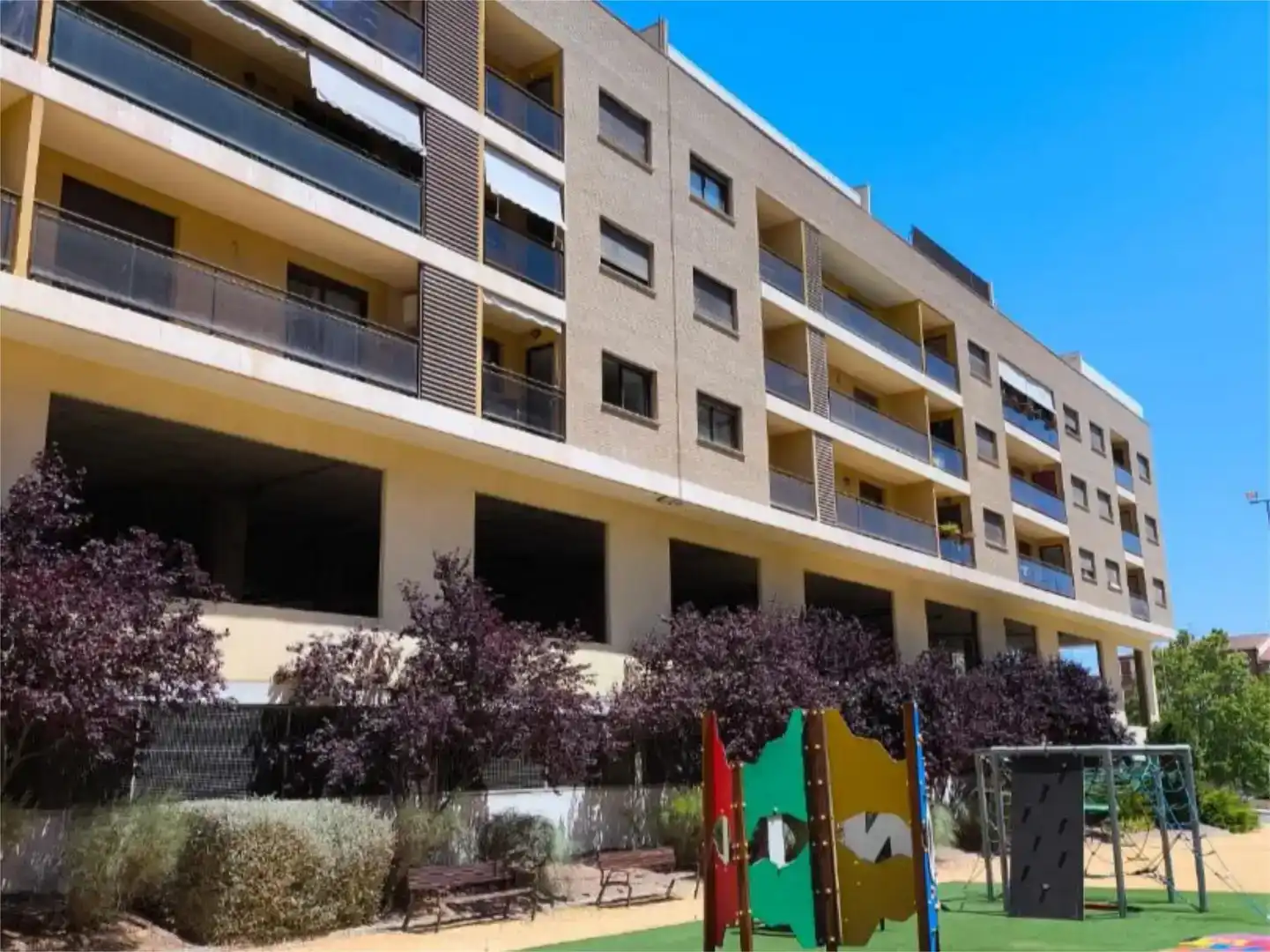 Außenansicht von Wohnung zum Verkauf in Onil mit Balkon