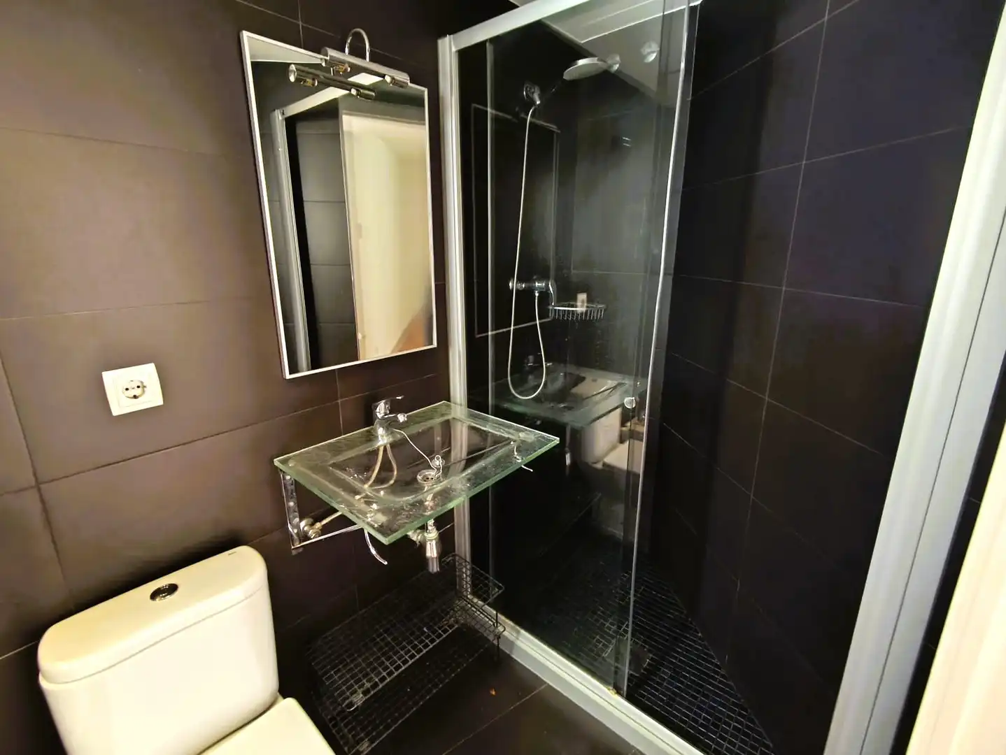 Bathroom of Flat for sale in Barcelona  with Parquet flooring, Terrace and Balcony