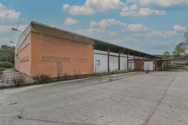 Nave industrial en Alquiler en CM DE LES TERRES POLIGONO 14 en Talamanca