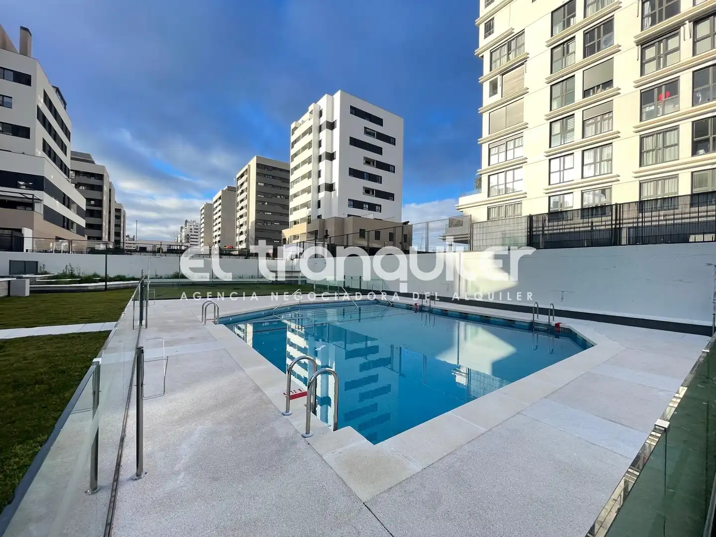 Exterior view of Flat for rent in Madrid  with Air Conditioner, Terrace and Storage room