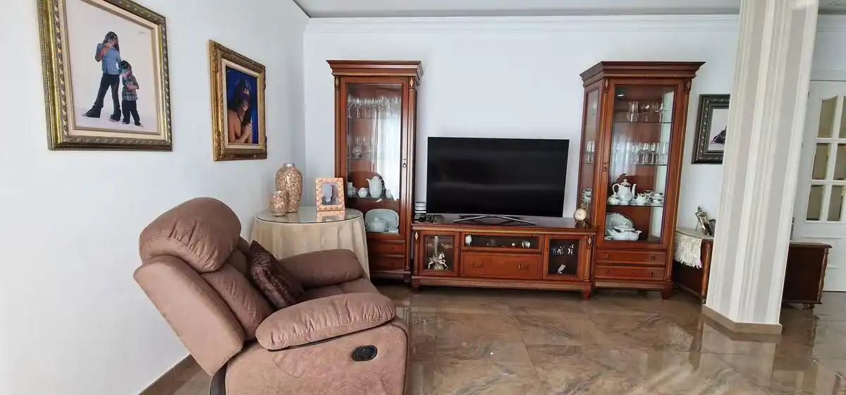 Sala d'estar de Casa adosada en venda en Totana amb Aire condicionat, Moblat i Balcó