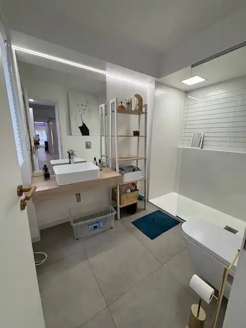 Bany de Pis en venda en Ferrol amb Calefacció, Parquet i Terrassa