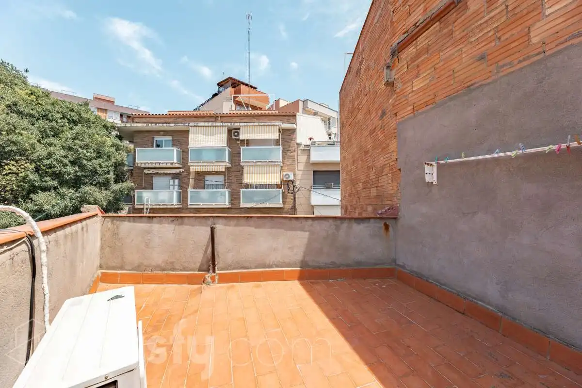 Vista exterior de Apartament en venda en Gavà amb Aire condicionat, Terrassa i Moblat
