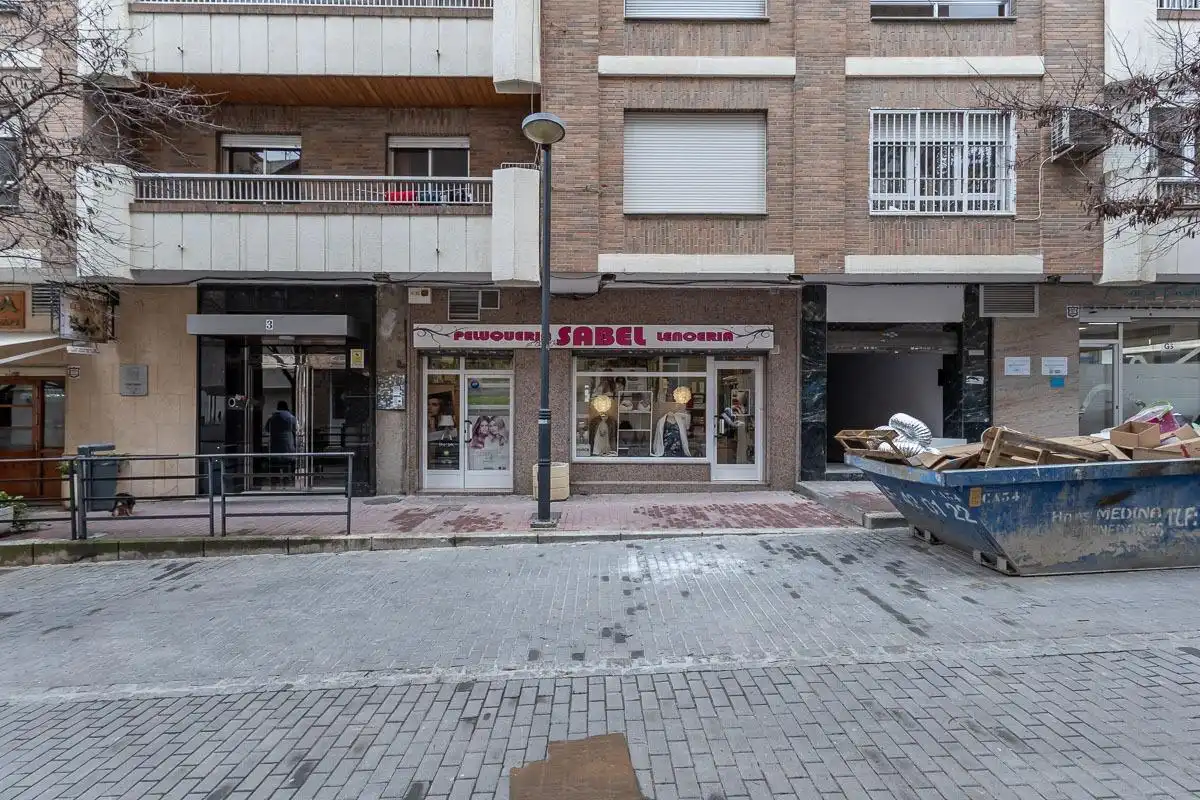 Local comercial en venda a Beiro