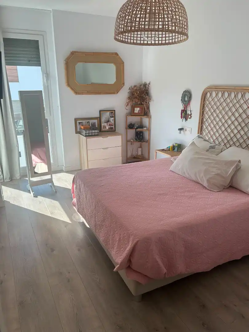 Habitación de Casa adosada en venta en Bormujos con Aire acondicionado, Jardín privado y Terraza