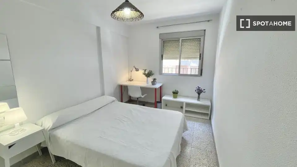 Habitación en Triana Oeste