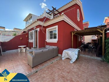 Maison avec piscine à vendre à Orihuela Costa