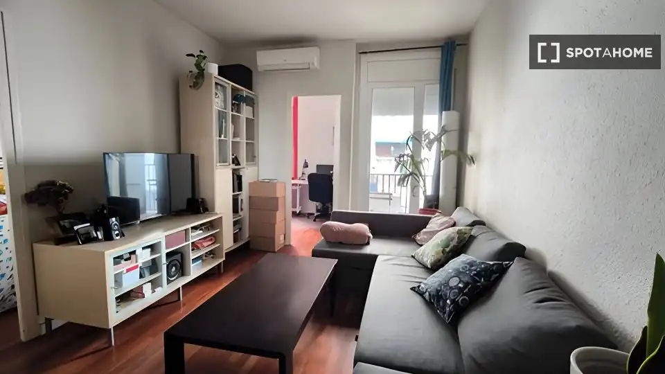 Flat for rent in El Camp de l'Arpa del Clot