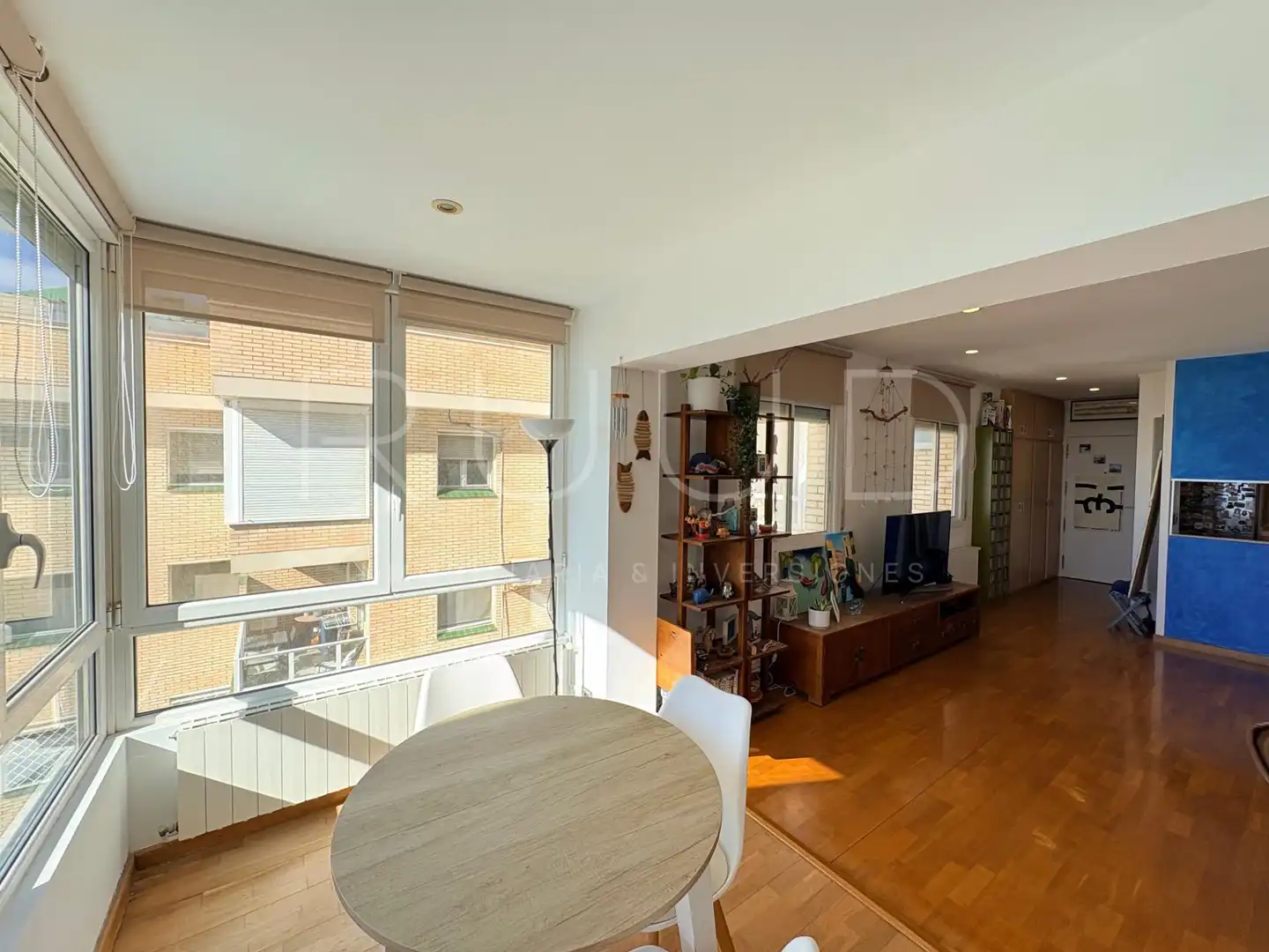 Living room of Flat for sale in Castelldefels  with Air Conditioner, Heating and Parquet flooring