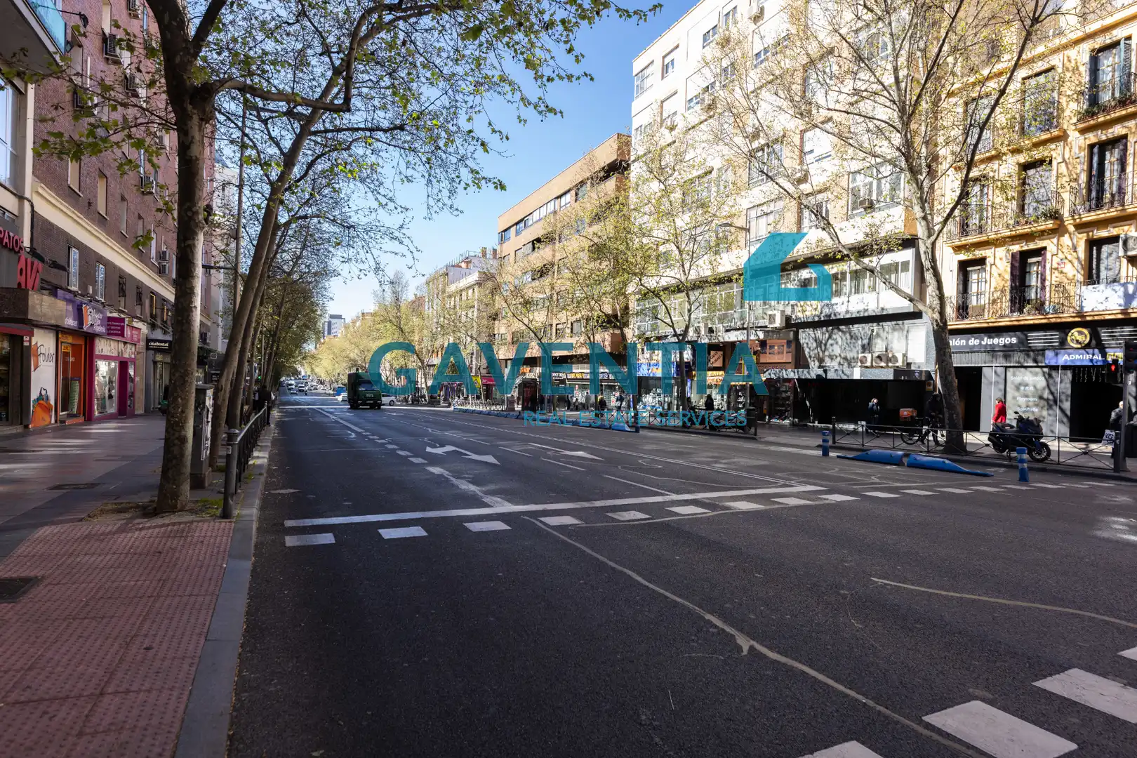 Vista exterior de Piso en venta en Madrid con Aire acondicionado y Amueblado