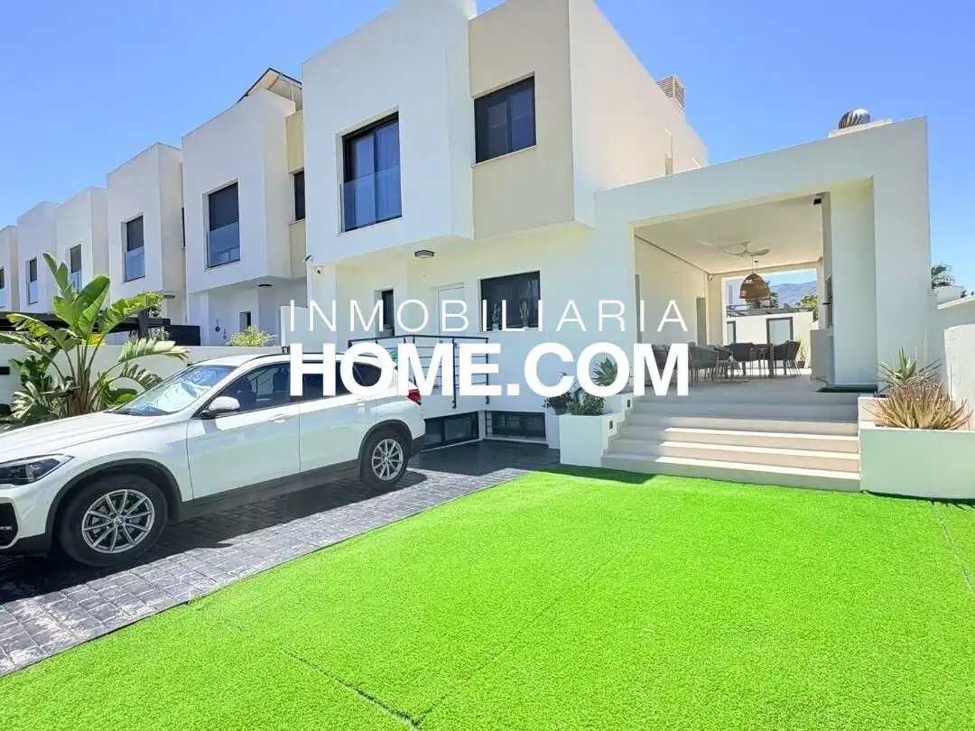 Casa pareada con terraza en venta en Pinos de Alhaurín - Periferia, imagen 6