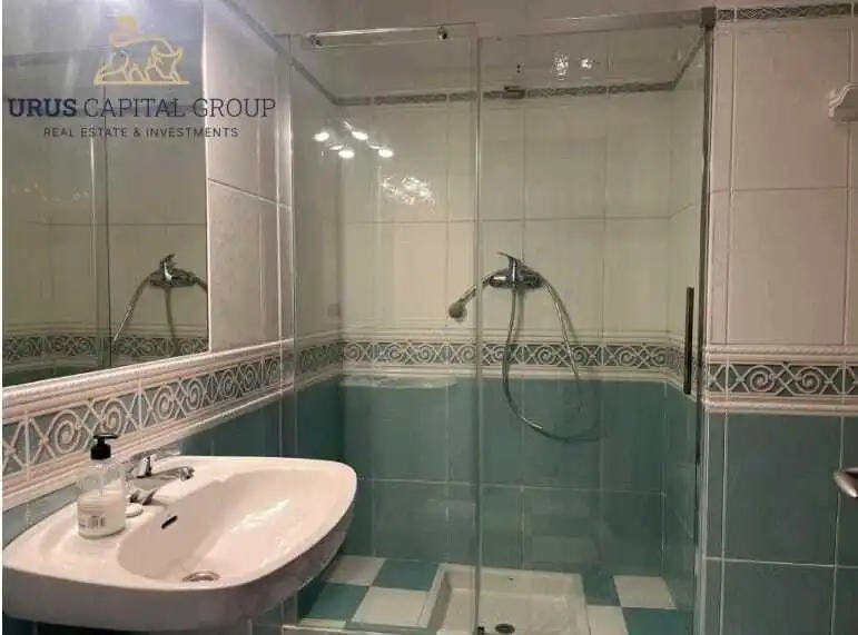 Bany de Casa adosada en venda en Córdoba amb Aire condicionat, Calefacció i Jardí privat