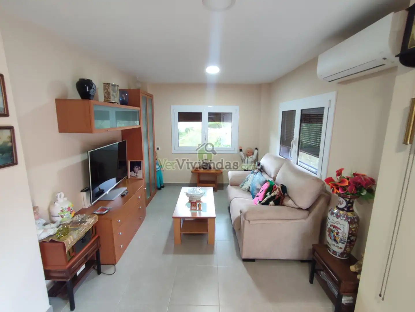 Sala d'estar de Casa o xalet en venda en Vallirana amb Aire condicionat, Calefacció i Jardí privat