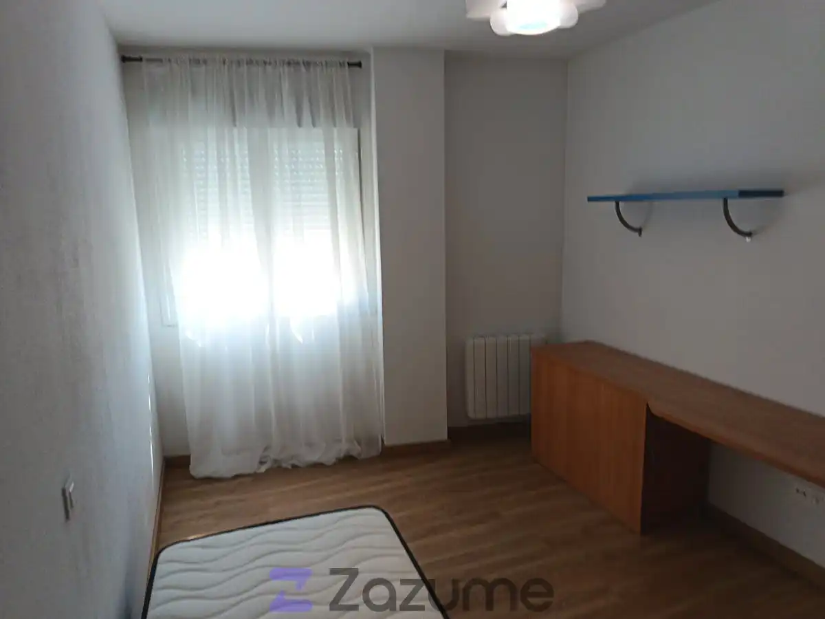 Bedroom of Flat for rent in Carmena  with Heating, Parquet flooring and Furnished